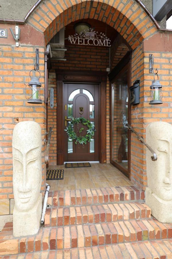Maly Domek Apartment Kolobrzeg Ngoại thất bức ảnh